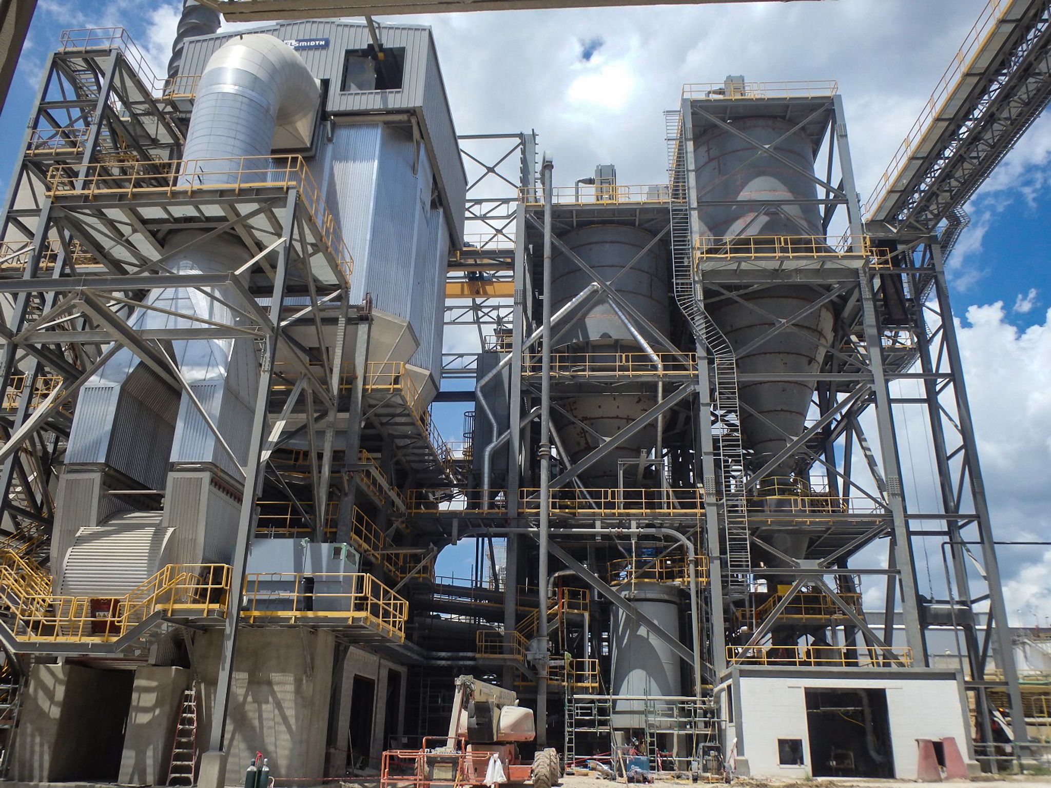 Powder cooler for cement and other powders