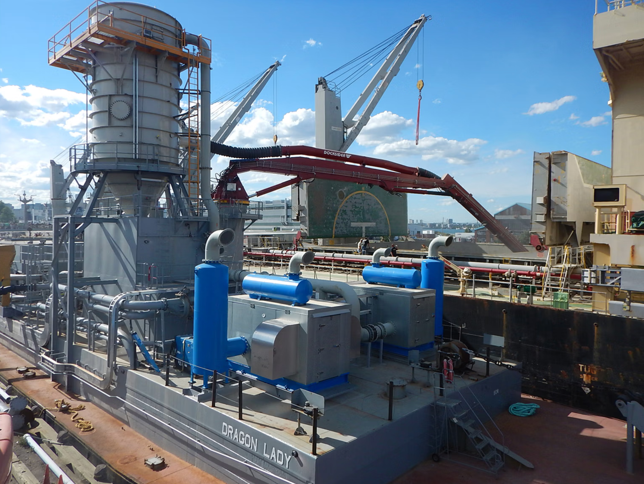 Dragon Lady self-unloading barge with Docksider ship unloader